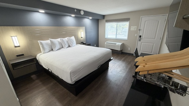 King Bed Room
