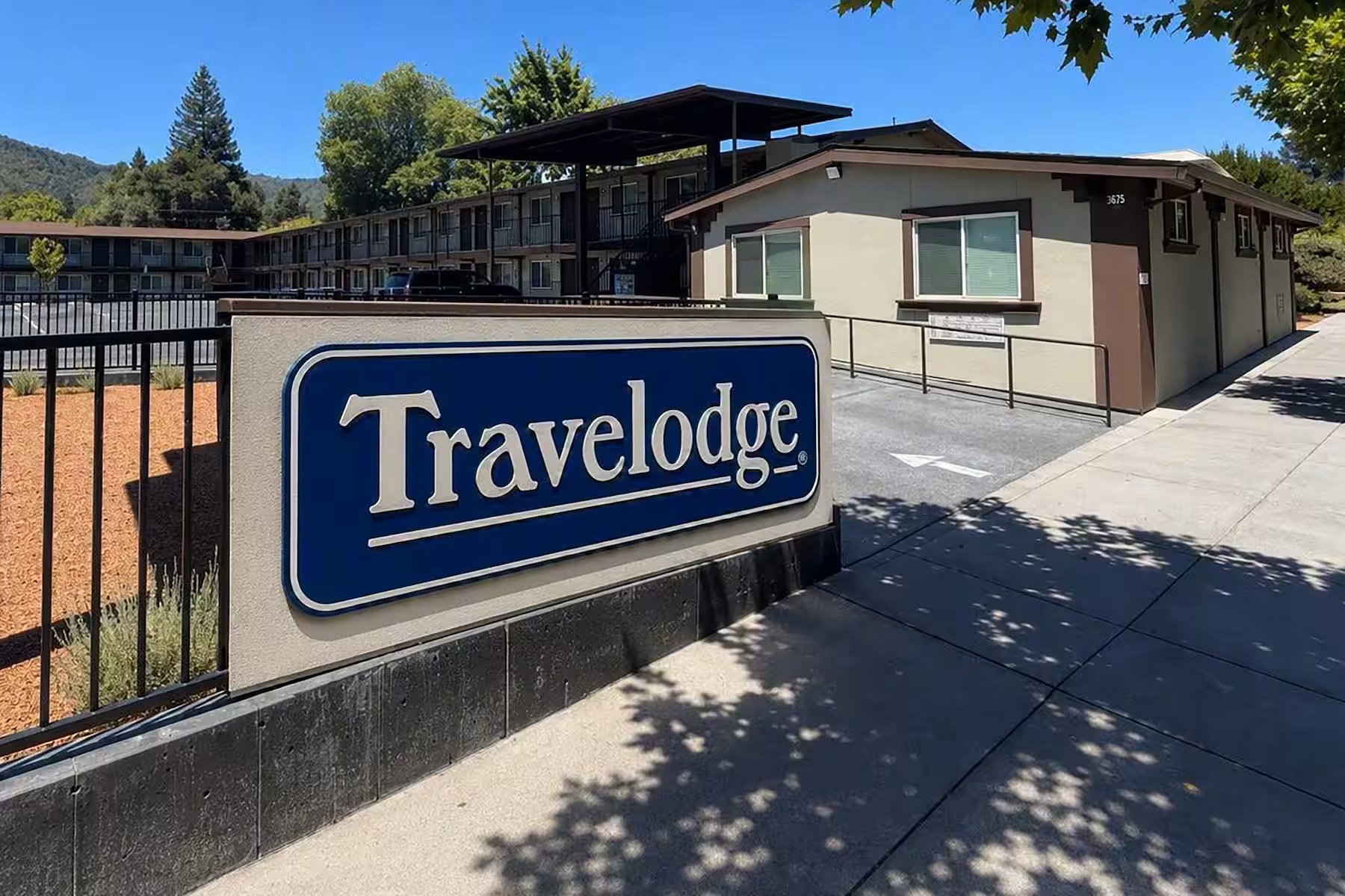 Exterior of Travelodge by Wyndham Ukiah